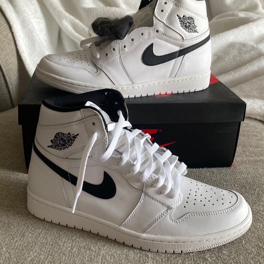 Nike Air Jordan 1 Retro High OG size 10.5